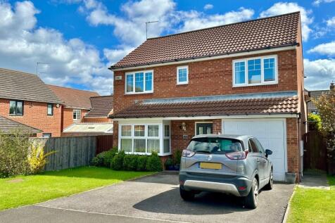 4 bedroom detached house for sale