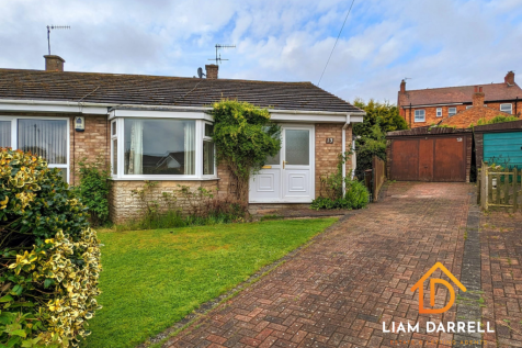 2 bedroom semi-detached bungalow for sale