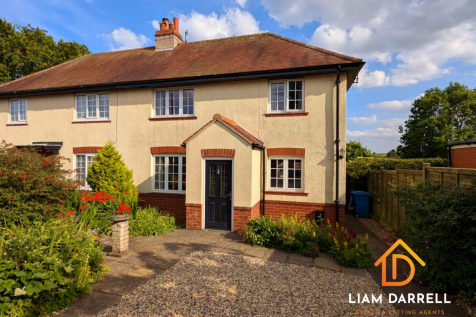 2 bedroom semi-detached house for sale