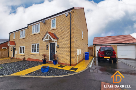 3 bedroom semi-detached house for sale
