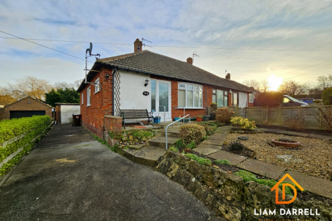 2 bedroom semi-detached bungalow for sale