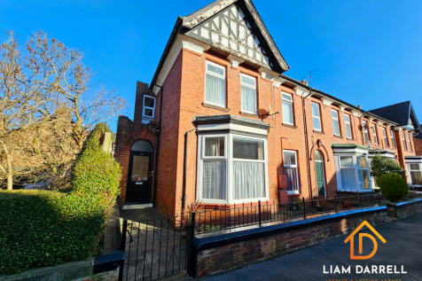 3 bedroom flat for sale
