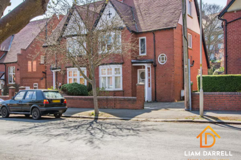 5 bedroom semi-detached house for sale
