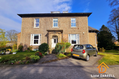 2 bedroom maisonette for sale