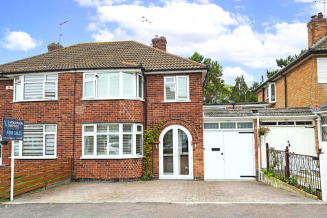 3 bedroom semi-detached house for sale