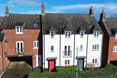 4 bedroom town house for sale