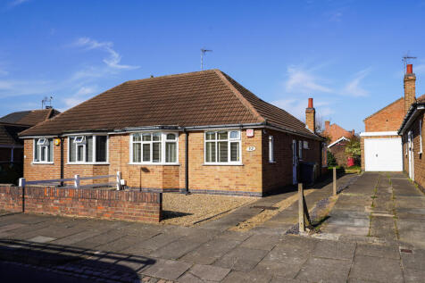 2 bedroom semi-detached bungalow for sale