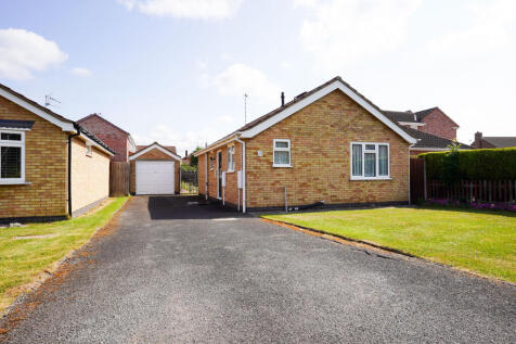 2 bedroom detached bungalow for sale