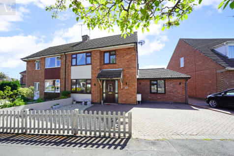 4 bedroom semi-detached house for sale
