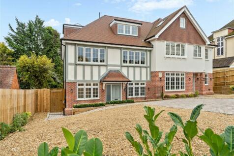 5 bedroom semi-detached house for sale