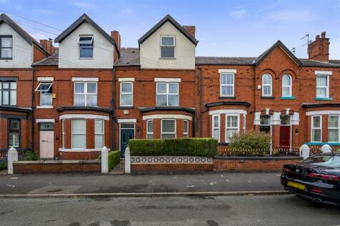 5 bedroom terraced house for sale