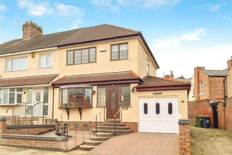 3 bedroom end of terrace house for sale