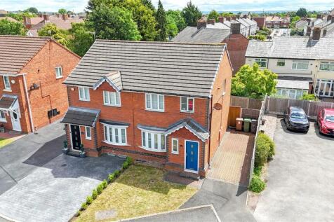3 bedroom semi-detached house for sale