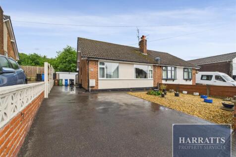 2 bedroom semi-detached bungalow for sale