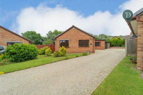 4 bedroom detached bungalow for sale