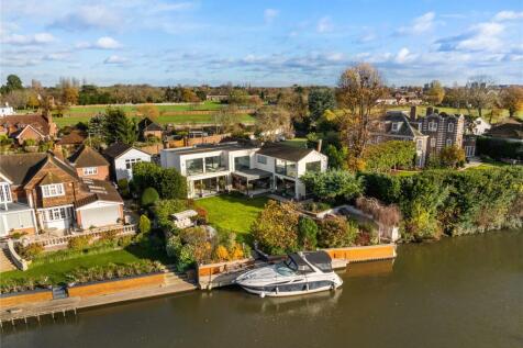 6 bedroom detached house for sale