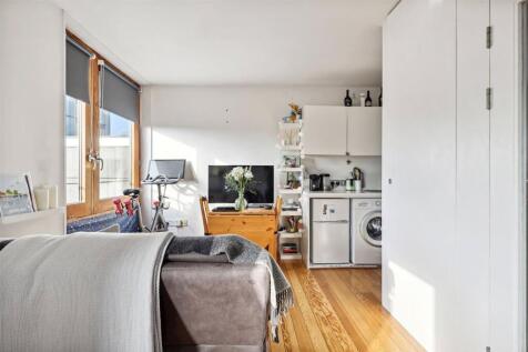Studio apartment for sale