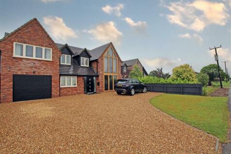 5 bedroom detached house for sale