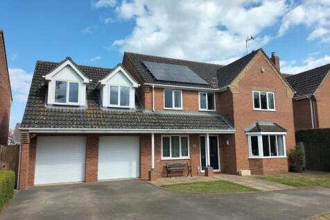 6 bedroom detached house for sale
