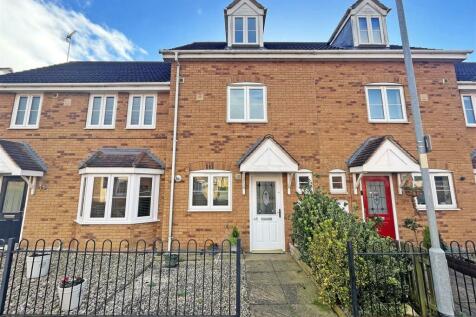 3 bedroom terraced house for sale