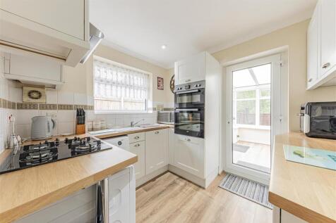 2 bedroom semi-detached bungalow for sale