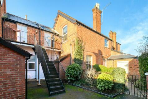 Queens Place, Ascot, Berkshire, SL5 3 bed maisonette for sale