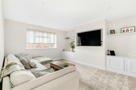 School Road, Sunninghill, Ascot... 2 bed maisonette for sale