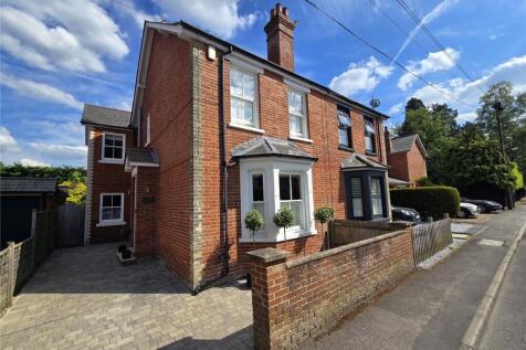 Kennel Ride, Ascot, Berkshire, SL5 3 bed semi
