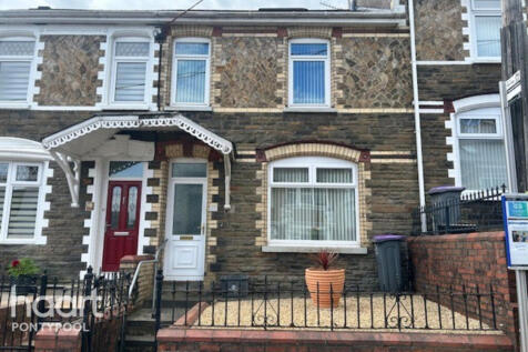 Twmpath Road, Pontypool 3 bed terraced house for sale