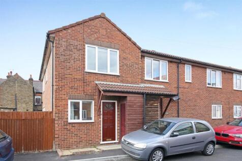 2 bedroom end of terrace house for sale
