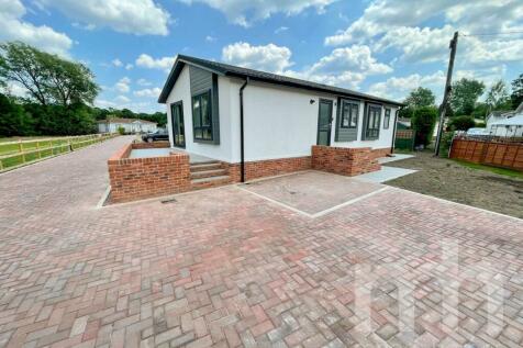 2 bedroom detached bungalow for sale