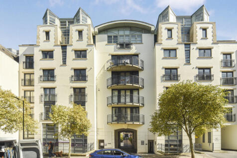 Kensington Gardens Square... Studio for sale