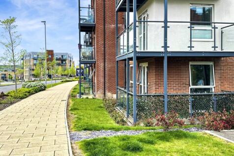 Lett Lane, Castle Hill, Ebbsfleet... 2 bed flat for sale