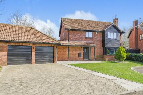 4 bedroom detached house for sale