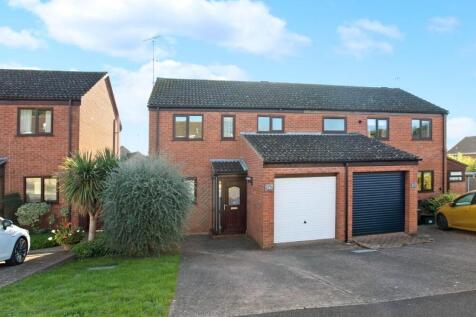 Dabinett Close, Norton Fitzwarren TA2 3 bed semi