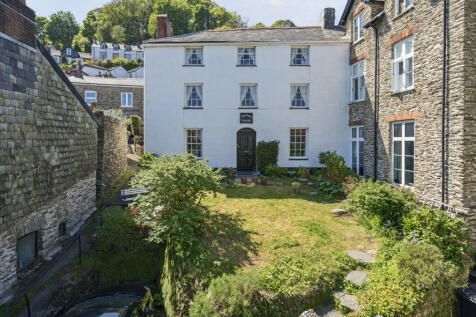 6 bedroom terraced house for sale