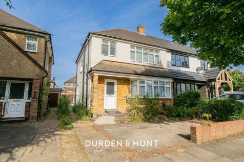 3 bedroom semi-detached house for sale