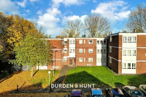 Thornhill Gardens, Barking, IG11 1 bed apartment for sale