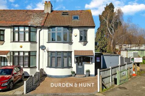 Harwood Avenue, Hornchurch, RM11 4 bed end of terrace house for sale
