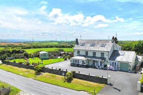 6 bedroom detached house for sale