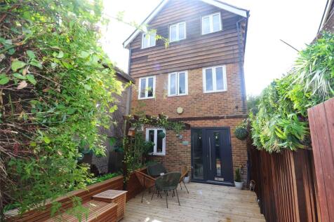 Bendigo Wharf, Pier Road, Greenhithe... 3 bed detached house for sale