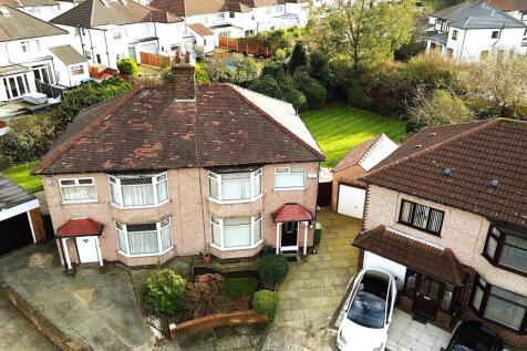 3 bedroom semi-detached house for sale