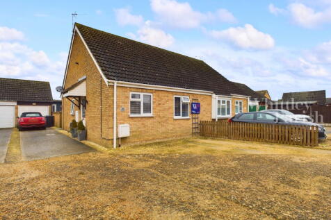 2 bedroom semi-detached bungalow for sale