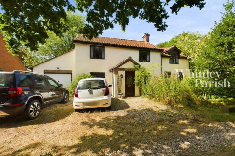 Norwich Road, Attleborough NR17 4 bed detached house for sale