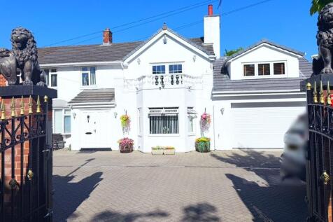 5 bedroom semi-detached house for sale