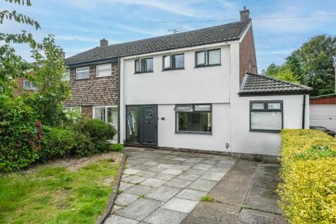 3 bedroom semi-detached house for sale