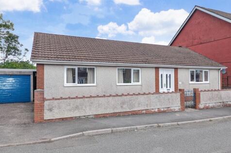 Swansea Road, Merthyr Tydfil CF48 3 bed detached bungalow for sale