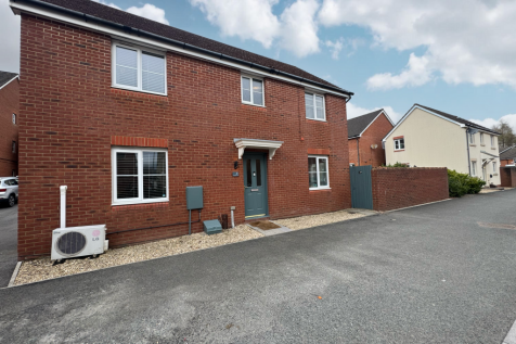 Merthyr Tydfil CF48 4 bed detached house for sale