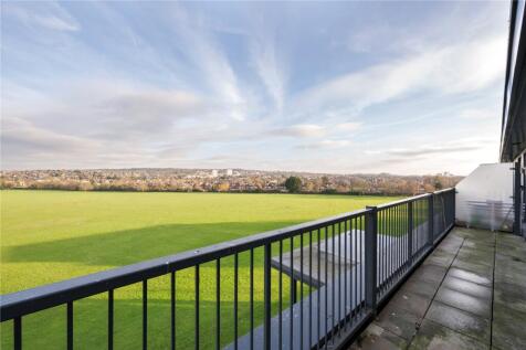 Swannell Way, Cricklewood, London, NW2 2 bed apartment for sale
