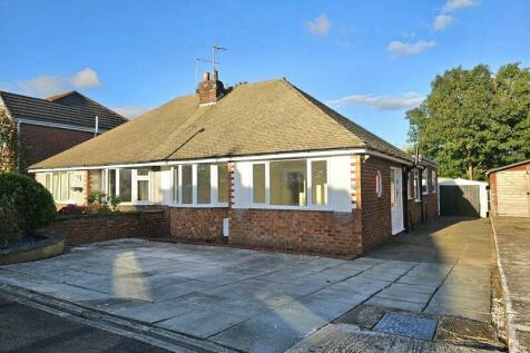 4 bedroom semi-detached bungalow for sale